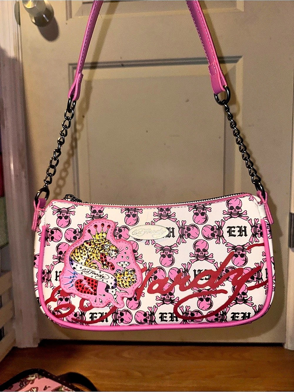 Ed Hardy Pink & White Skull Tattoo Print Shoulder Bag Pink & Black Skull Tattoo